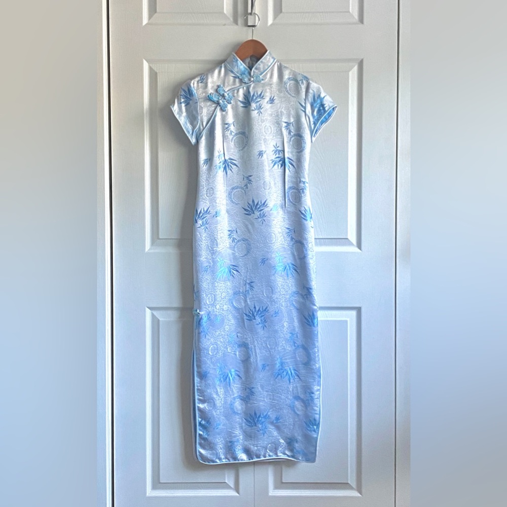 UNBRANDED vintage light blue satin embroidered cheongsam Chinese qipao